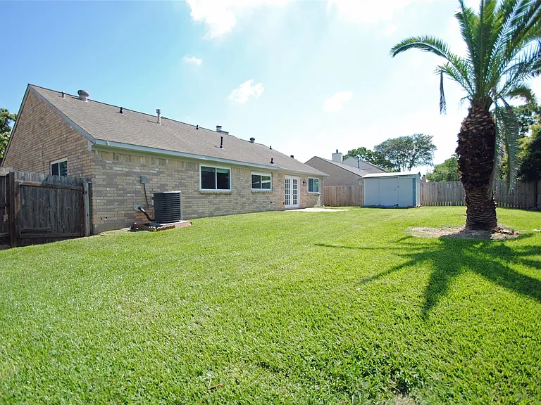 22831 John Rolfe Ln S — Photo 34