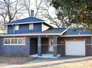 1143 Rainbow Dr, Waterloo, IA 50701