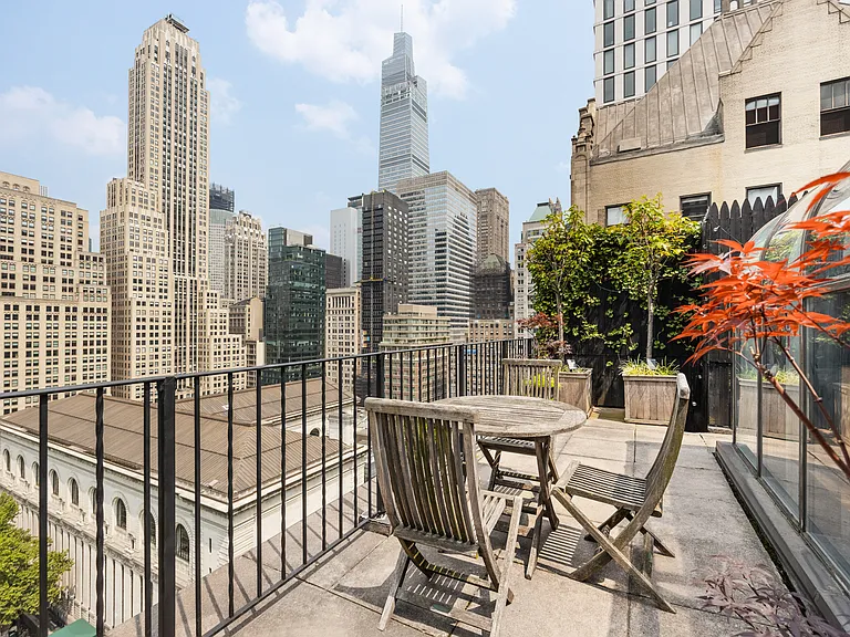 32 W 40th St #PHD — Photo 13