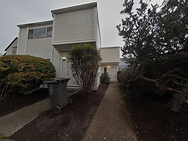 327 NW 12th Tour