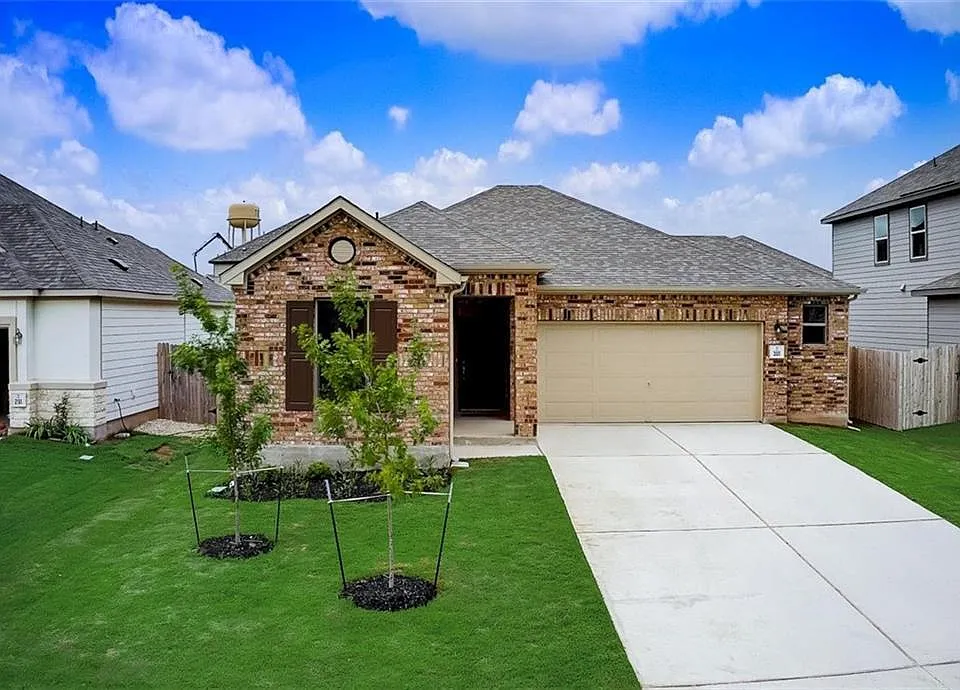 301 Maroon Ln