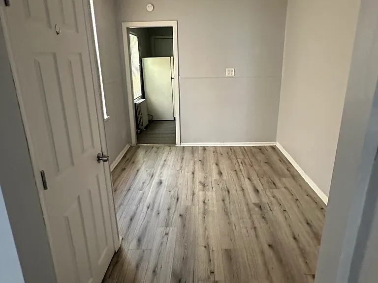 1849 Hart Ln — Photo 3
