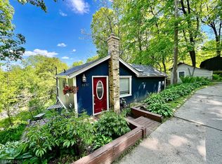 6687 Deerwood Dr, Chanhassen, MN 55317