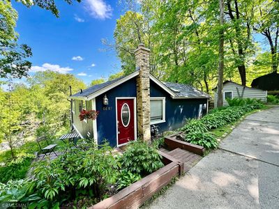 6687 Deerwood Dr, Chanhassen, MN, 55317