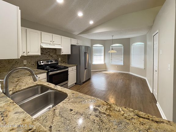 4th image of 177 SOUTHLAKE Drive