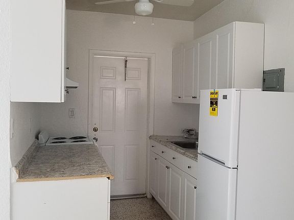 4th image of 601 NW 90th St APT 10