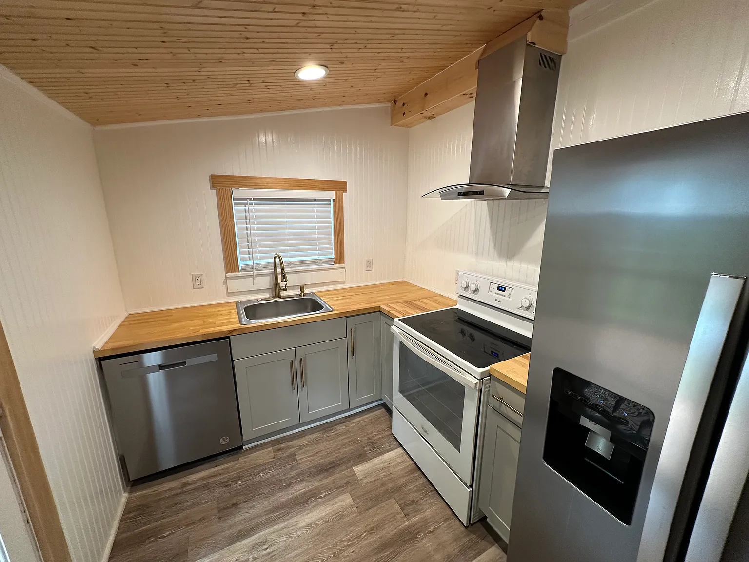 1380 Tioga Ave — Photo 2