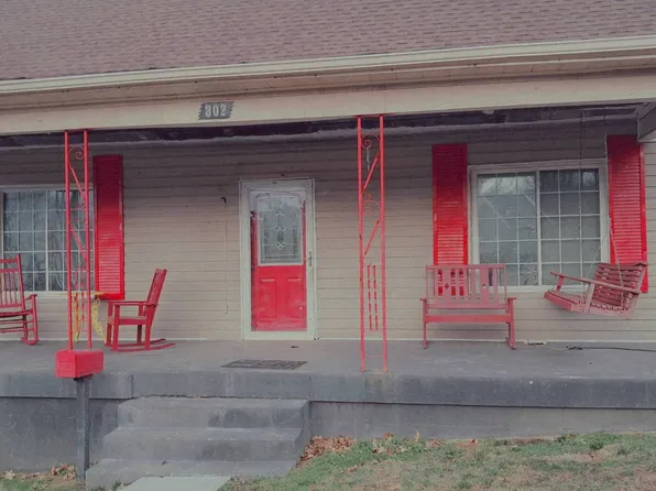 302 N Main St, Greenville, KY 42345