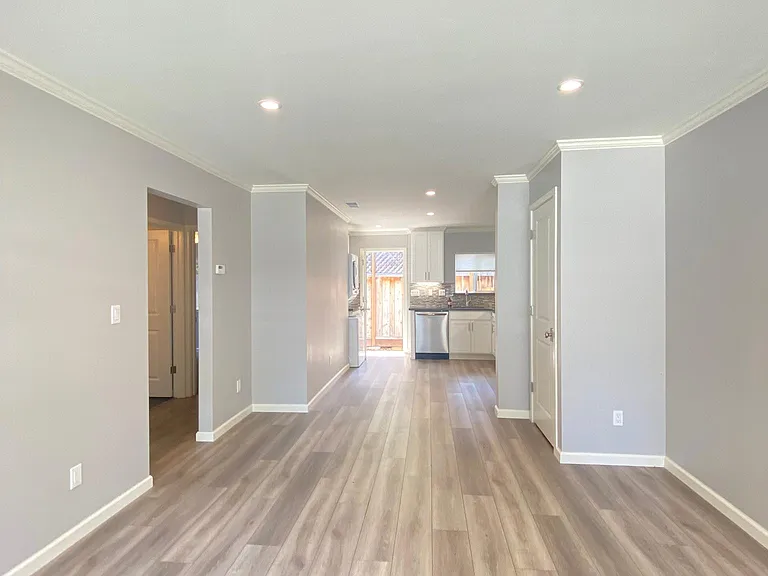 1483 Kentfield Ave — Photo 3