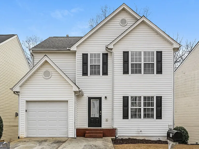 425 Village Bluff Dr — Photo 1