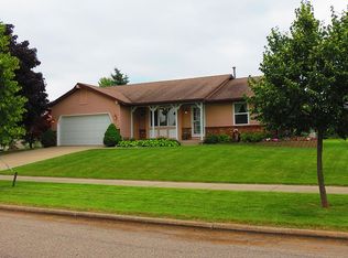 1210 Wellington Rd, Holland, MI 49423