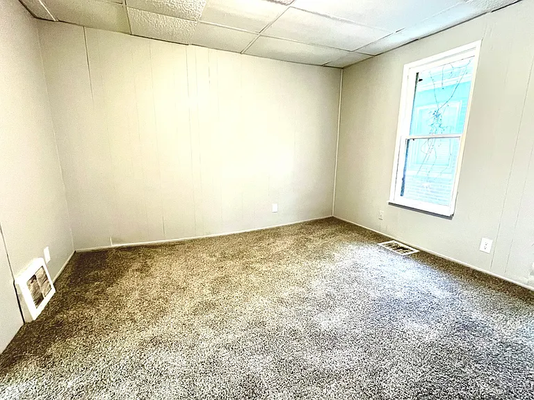 1601 S Linwood Ave — Photo 5