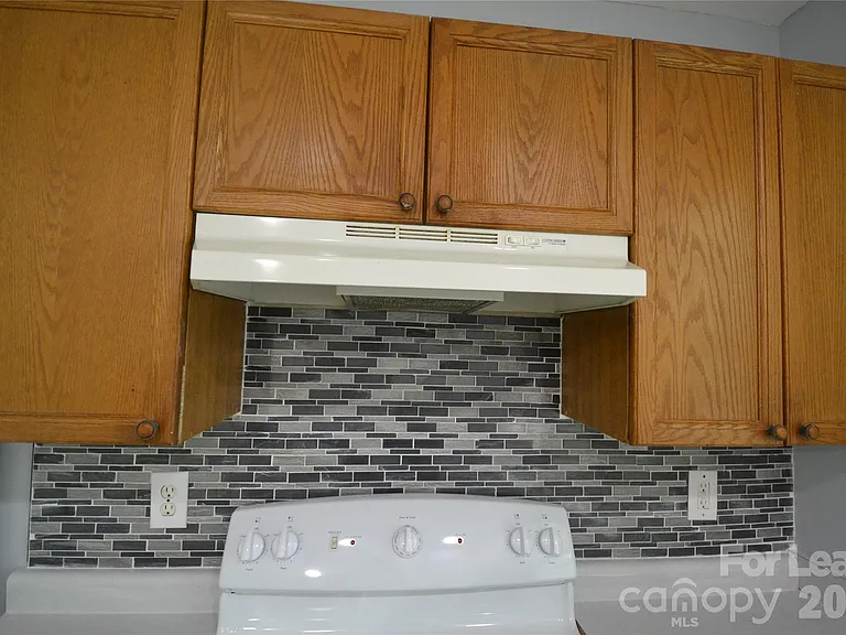 7539 Petrea Ln — Photo 12