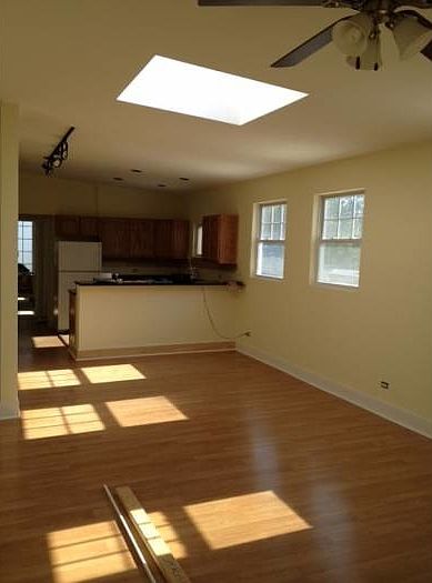 1st image of 1017 W Belmont Ave
