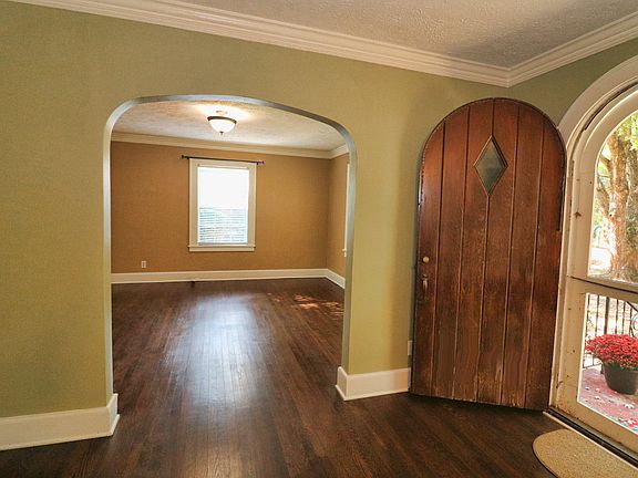 4th image of 2589 Sloan St