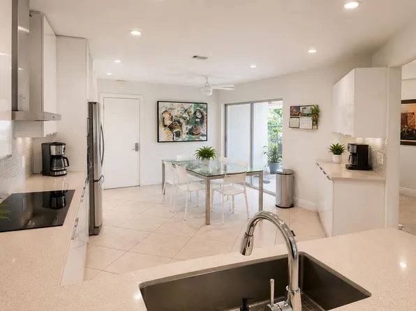 4107 Carriage Dr #2, Pompano Beach, FL 33069