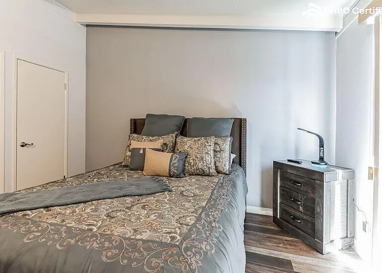2912 W Century Blvd — Photo 18