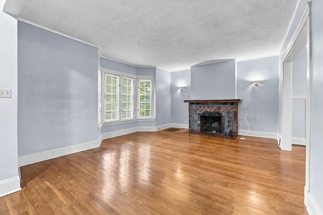2946 Meadowbrook Blvd — Photo 3