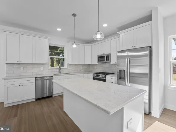 492 Ellis Ave, Lawnside, NJ 08045