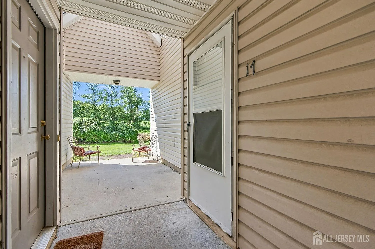 2 bed, 2.0 bath, 1056 sqft, $2,500 — Photo 3