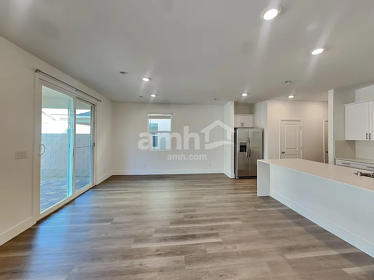 5835 Astapor St — Photo 5