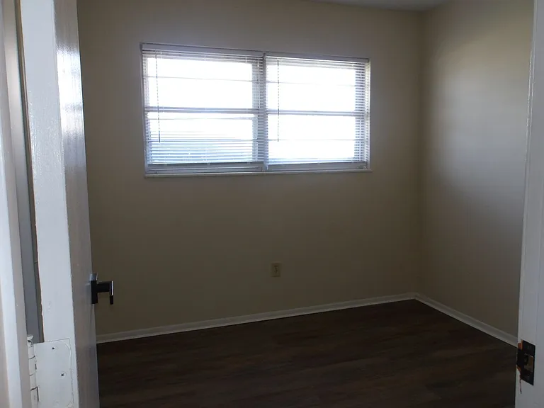 5402 Logwood Ave — Photo 6