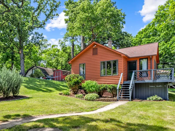 28553 W Treetop Rd, Ingleside, IL 60041