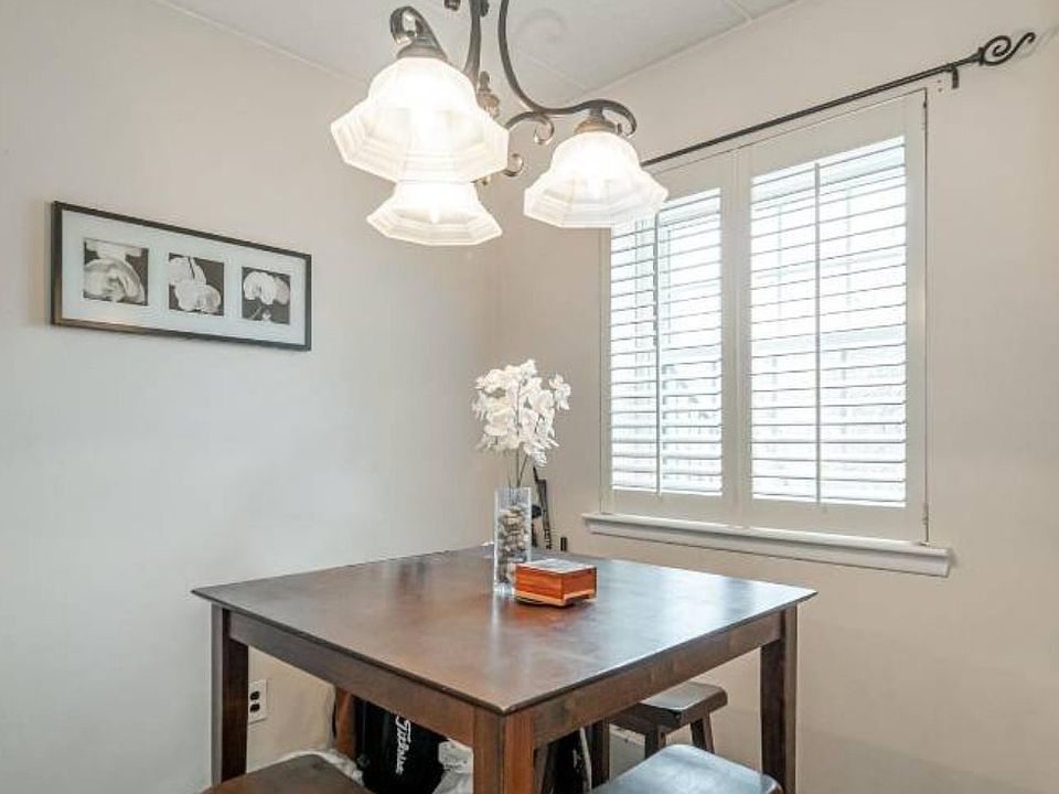 1st image of 1906 Valley Dr #1