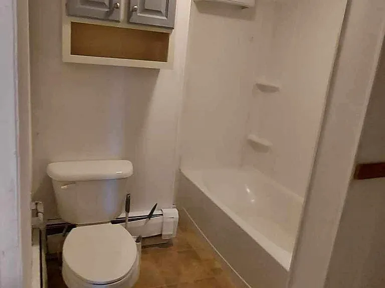 426 E Market St #101 — Photo 7