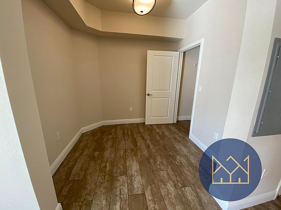 4th image of 1701 SE 17th St #422