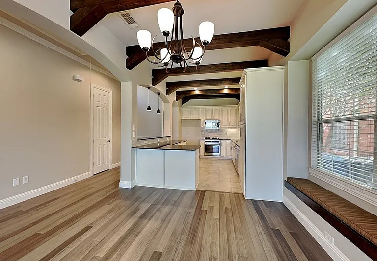 2120 Stone Creek Dr — Photo 5