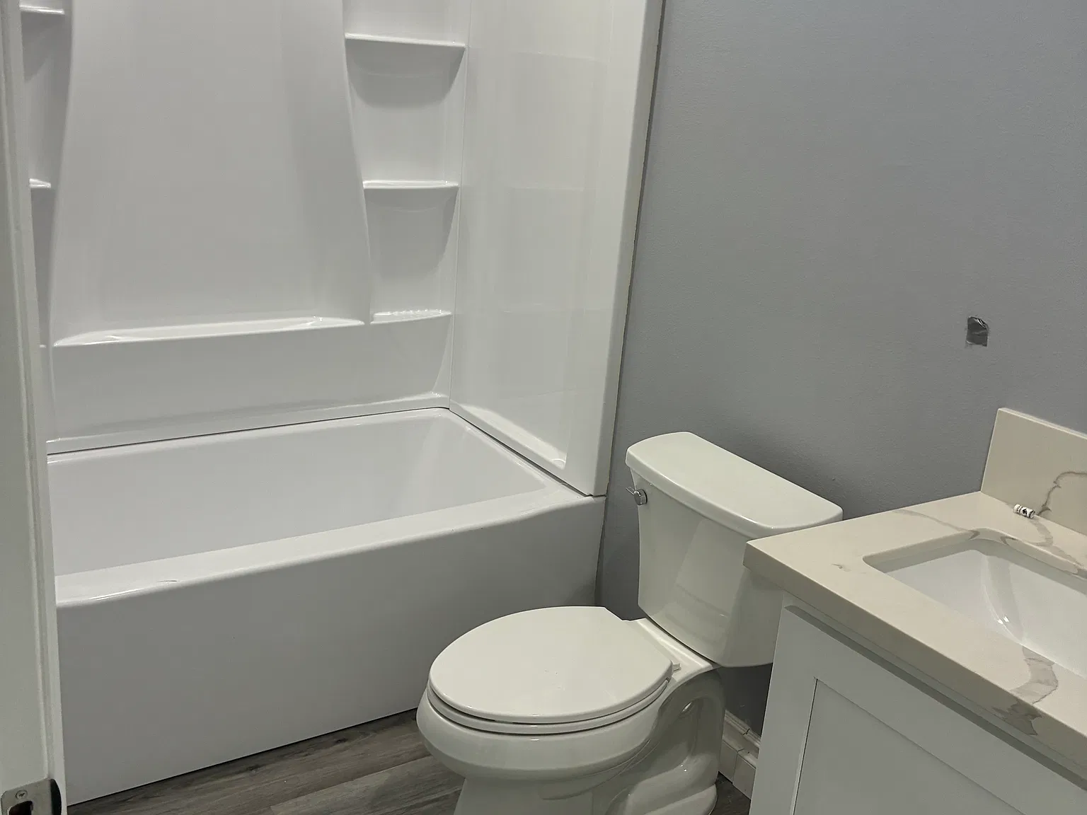 3 bed, 1200 sqft, $2,500 — Photo 2