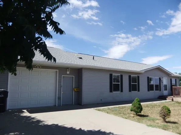 606 Regal St, Glendive, MT 59330