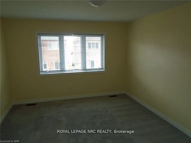 37 Sparkle Dr — Photo 11