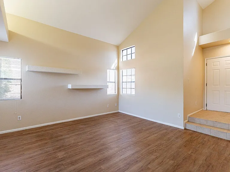 630 W Cassidy Pl — Photo 5
