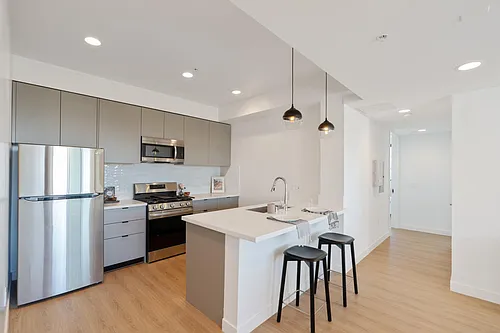 426 N Alexandria Photo 1