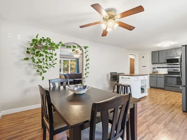 127 Pond Brook Rd, Huntington, MA 01050