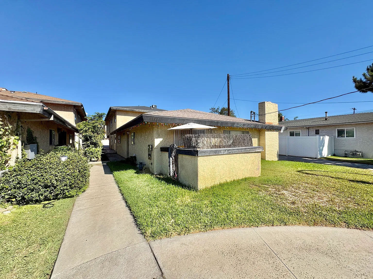 2 bed, 1000 sqft, $2,400 — Photo 2