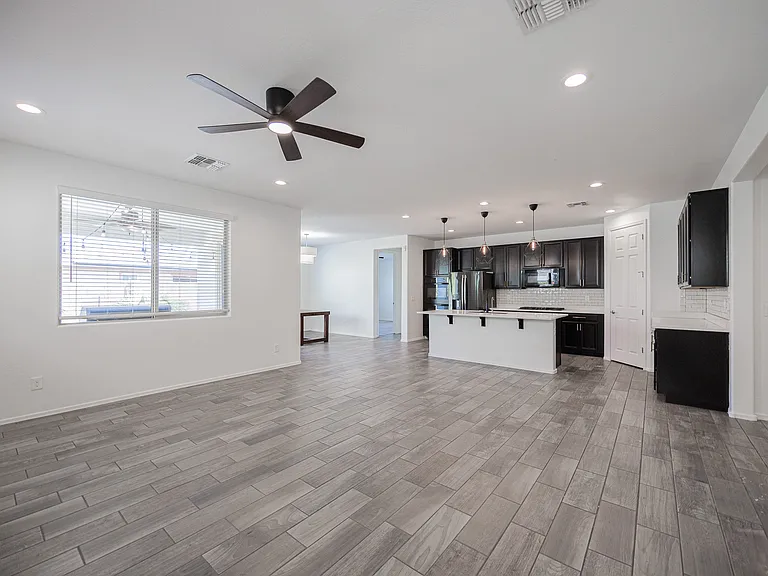7914 W Pueblo Ave — Photo 4