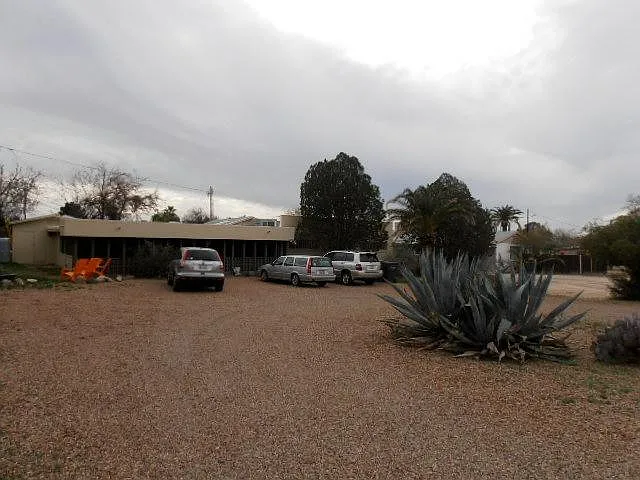 2716 E Lee St — Photo 5