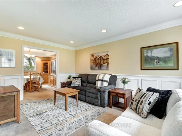 27 Blackstone Ct, East Gwillimbury, ON L9N 1C2