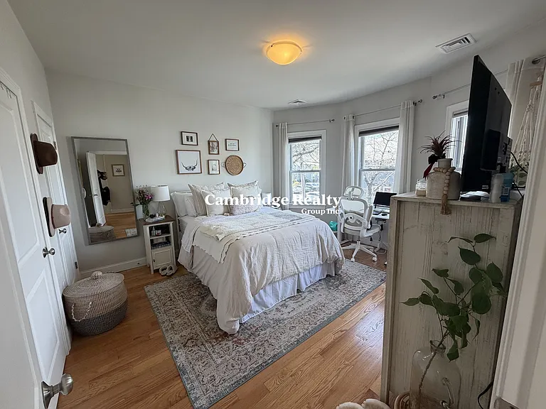 440 Windsor St #2 — Photo 6