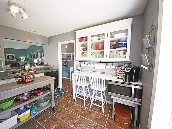 5th image of 211 N Beechwood Dr
