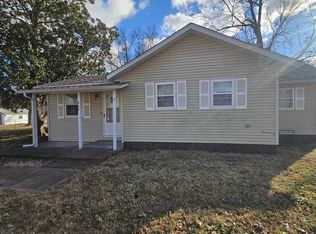 609 Airport Rd, Mount Vernon, IL 62864