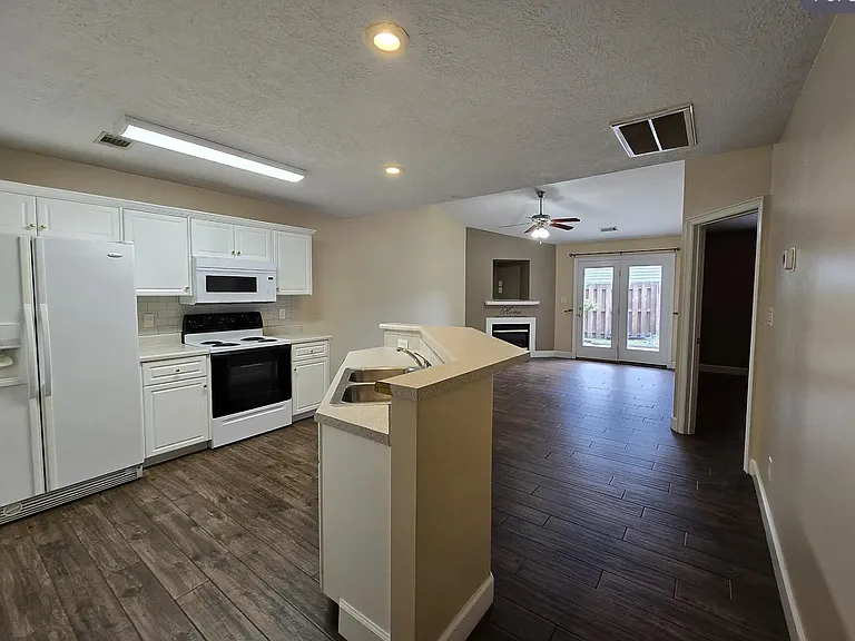 270 Caldwell Cir — Photo 9
