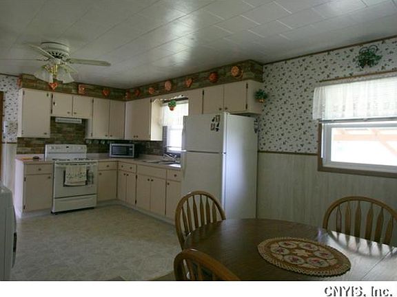 4th image of 40 Parkwood Dr