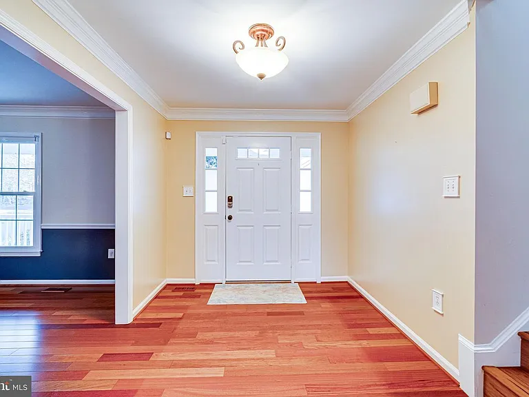 3022 Dower House Dr — Photo 2
