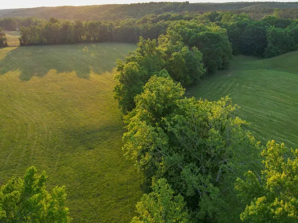 1267 Wades Branch Rd, Centerville, TN 37033