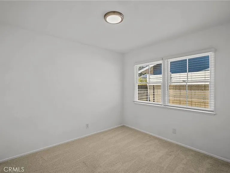 6061 Dundee Dr — Photo 14