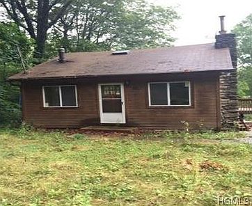 1st image of 16 Woodland Cir N